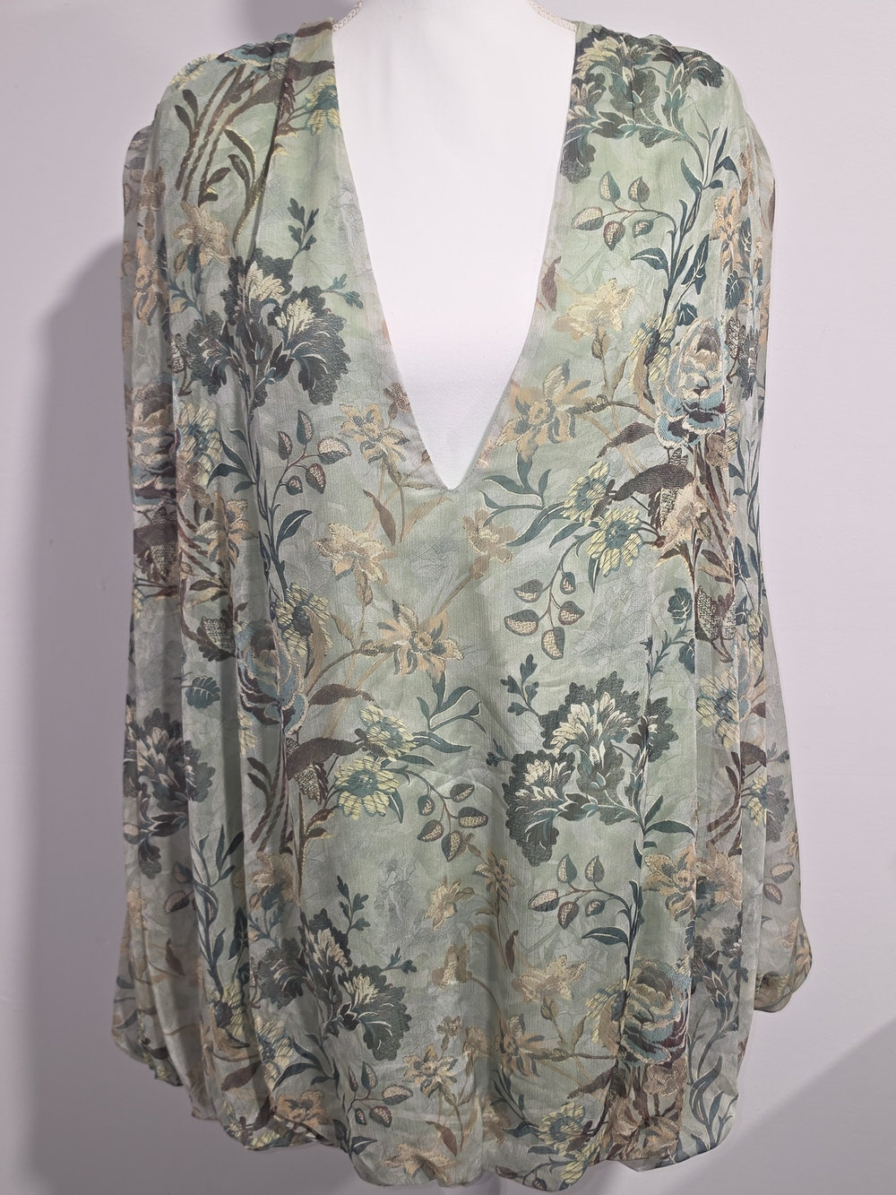 NWT PrettyLittleThing Sage Green Floral Plunge Puff Sleeve Mini Dress Size 12